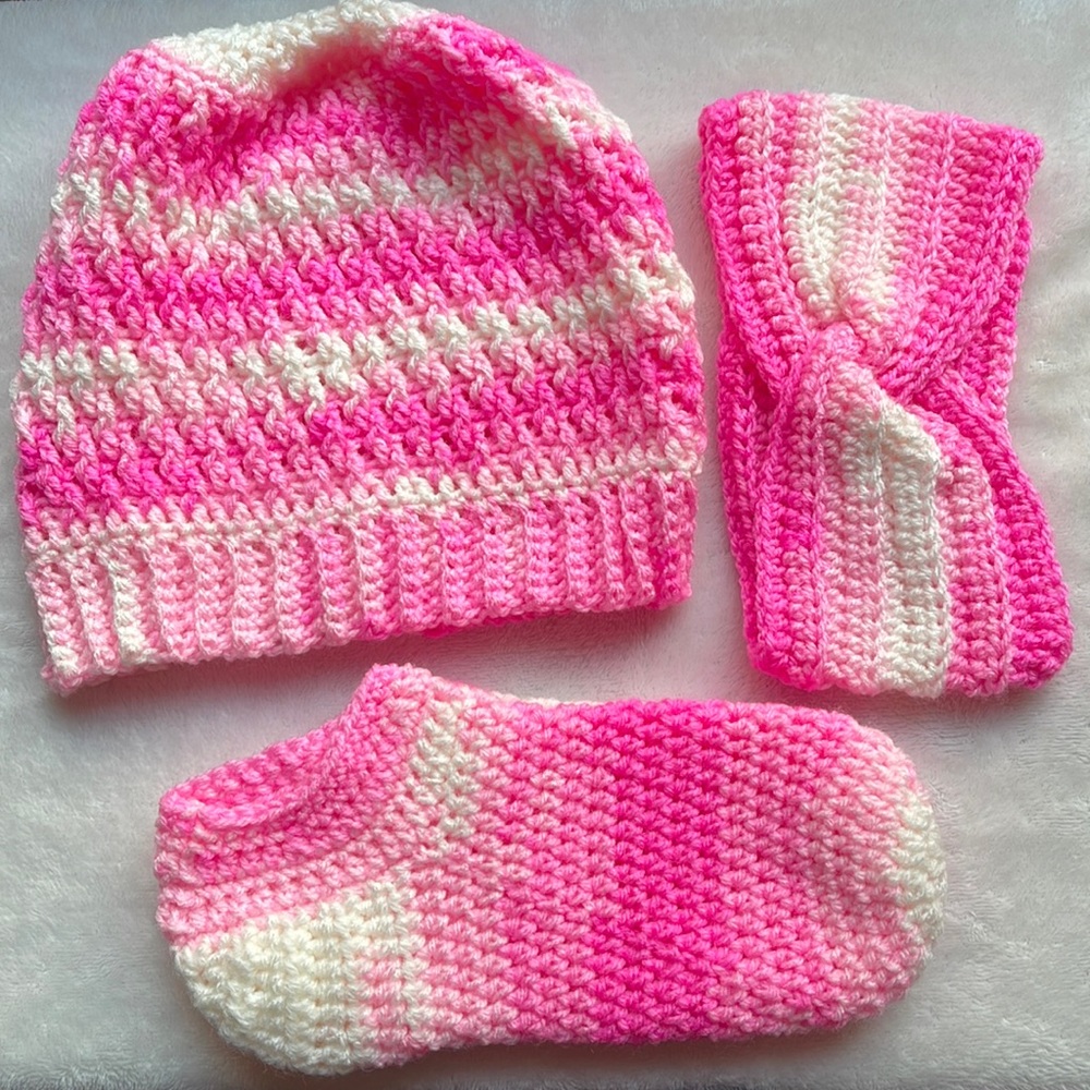❄️ Handmade Pink & White Ombre Crochet Hat & Socks